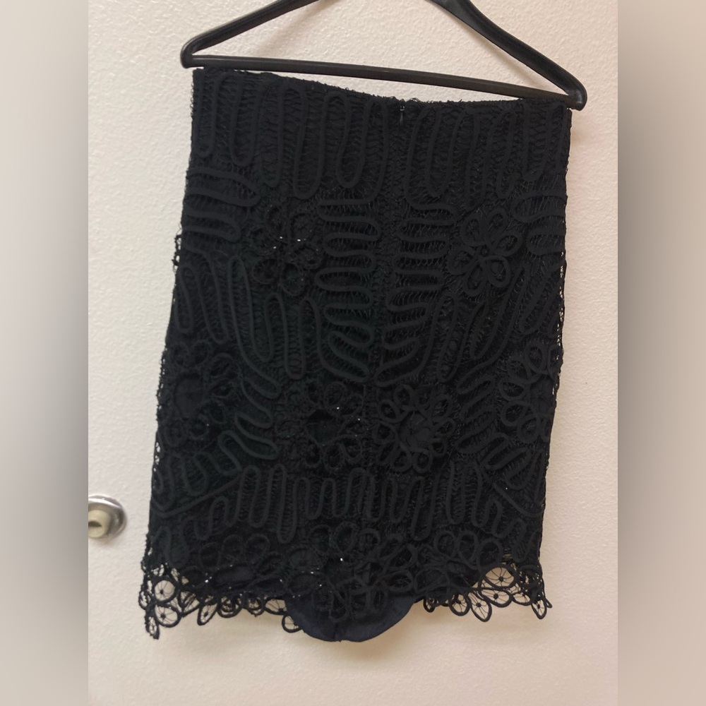 D STUDIO 💯 Percent Silk Beaded Lace Skirt Size 14.